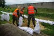 Pomoc vojakov poas povodn v rmci opercie Nekonen d 2010 Neverending Rain