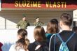 Stredoškoláci na návšteve u vojakov