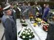 Príslušníci SVaP položili vence na hroby obetí